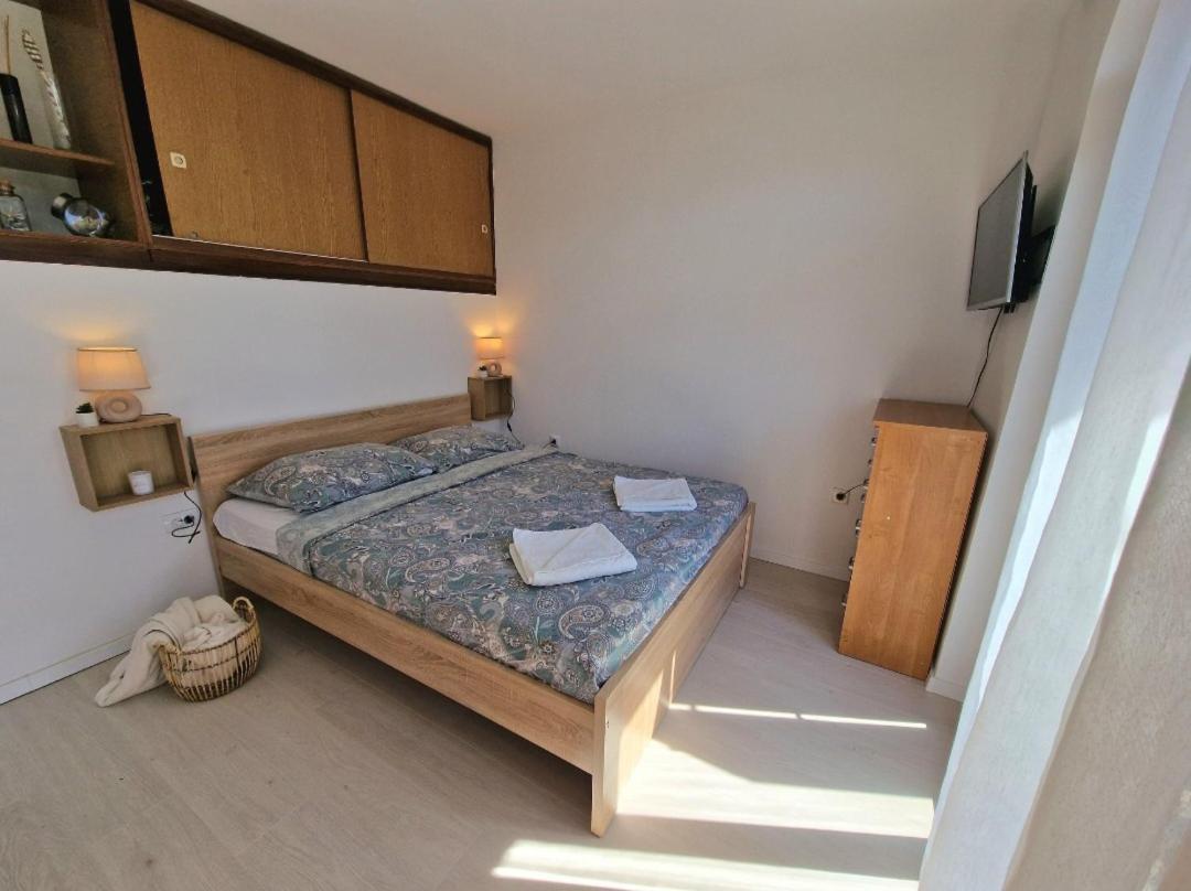 Studio Apartman Karla Rijeka Exteriör bild
